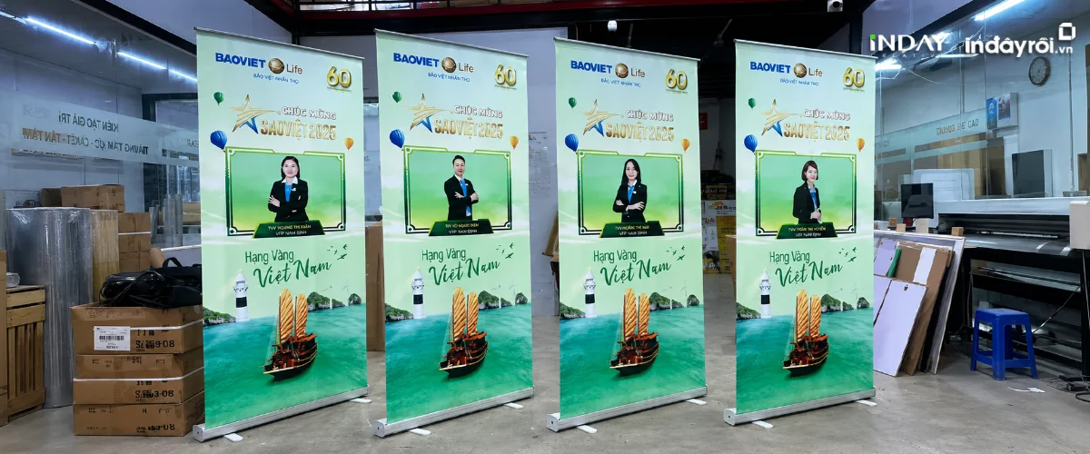 In standee cho doanh nghiệp